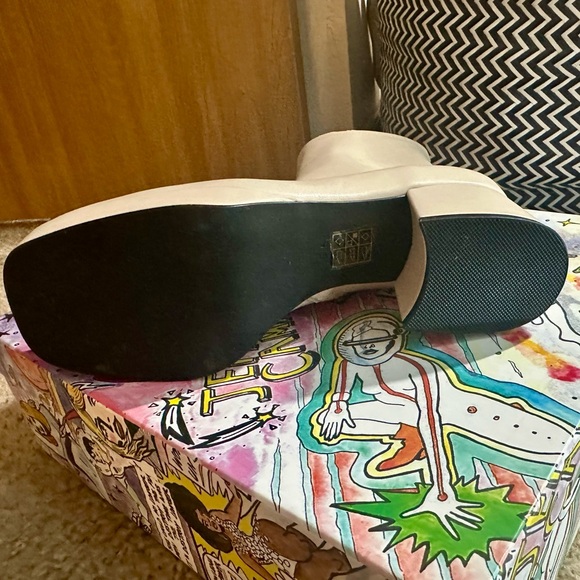 Jeffrey Campbell | Capacity Platform Bootie in Cream, size 8.5 - Picture 9 of 10